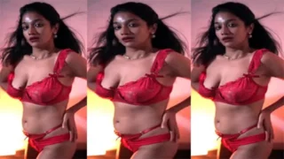 Hot Lavanya Manickam Bikini Tease Wet Boobs Bounce – Indian porn video