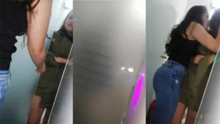 Bengaluru girls ke beech – washroom mein hua hot Lesbian Sex – Indian porn video