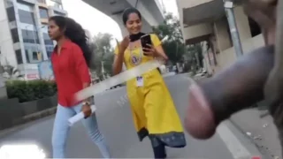 Guy Flash Cock Infront Of College Girls Leak – Indian porn video