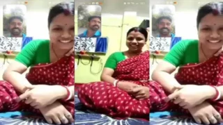 Marathi Bhabhi Lifting Her Pussy And Ass To Her Lover – Indian porn video