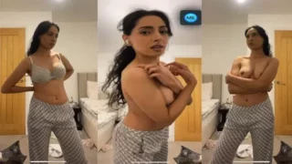 Sexy Figure Hot Babe Showing Her Big Ass Leaked – Indian porn video